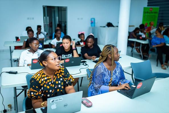 Compétences Pratiques du Numérique en Sante pour les Professionnels Africains